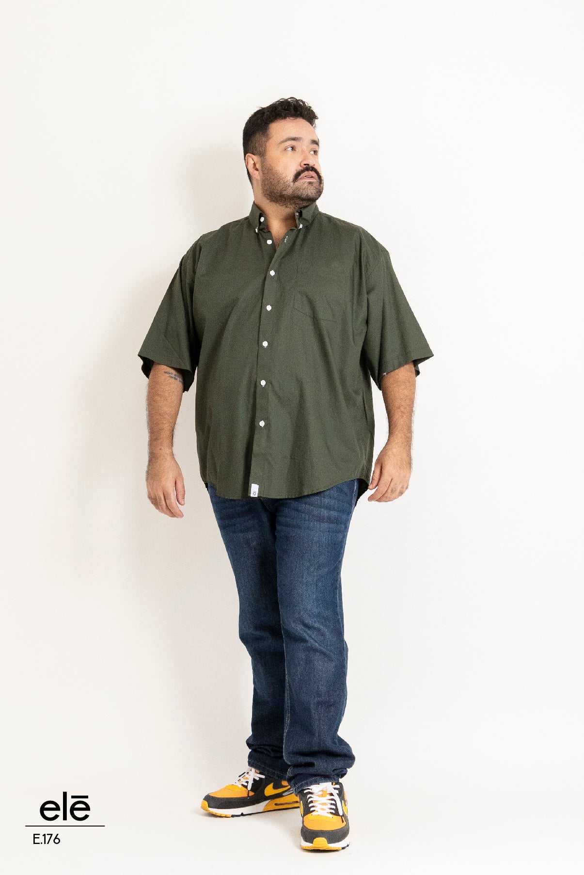 CAMISA VERDE LISA MANGA CORTA