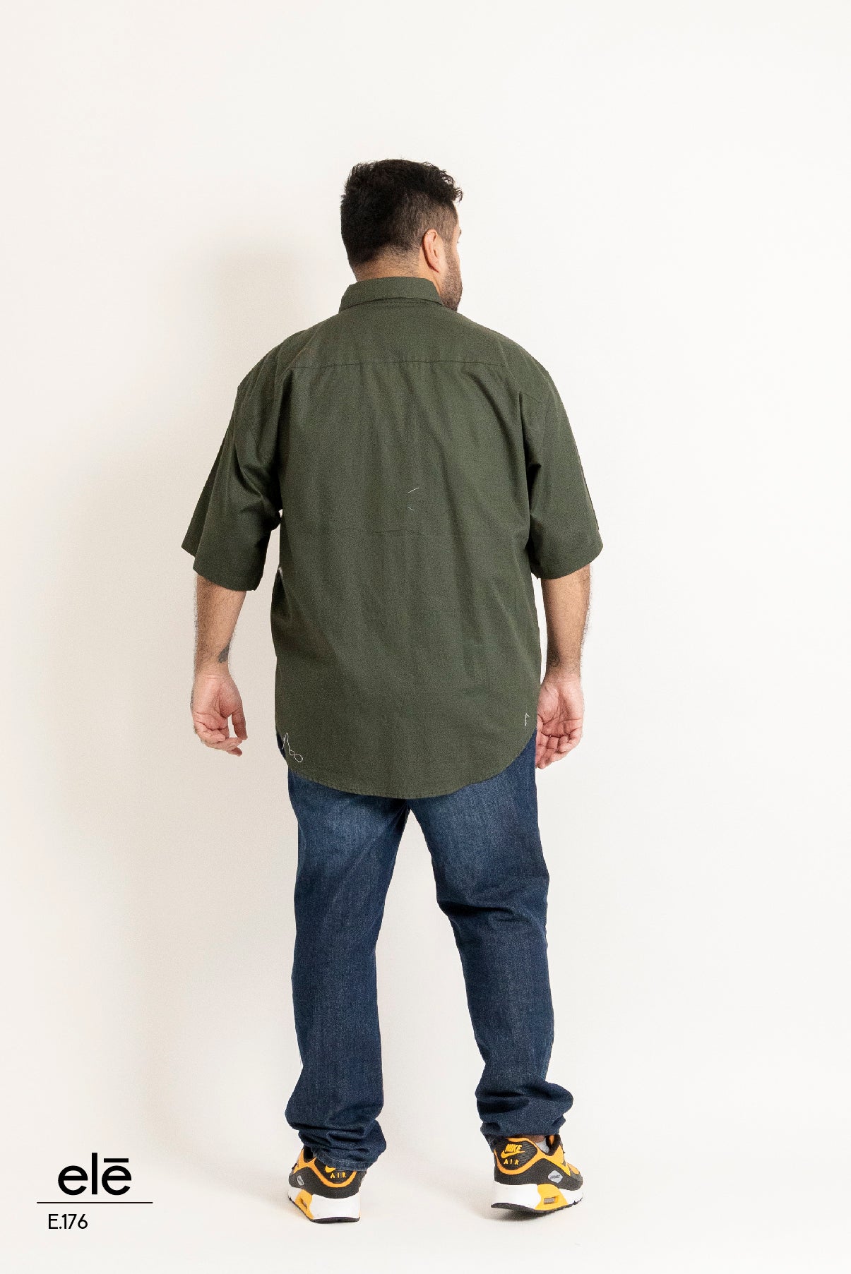 CAMISA VERDE LISA MANGA CORTA