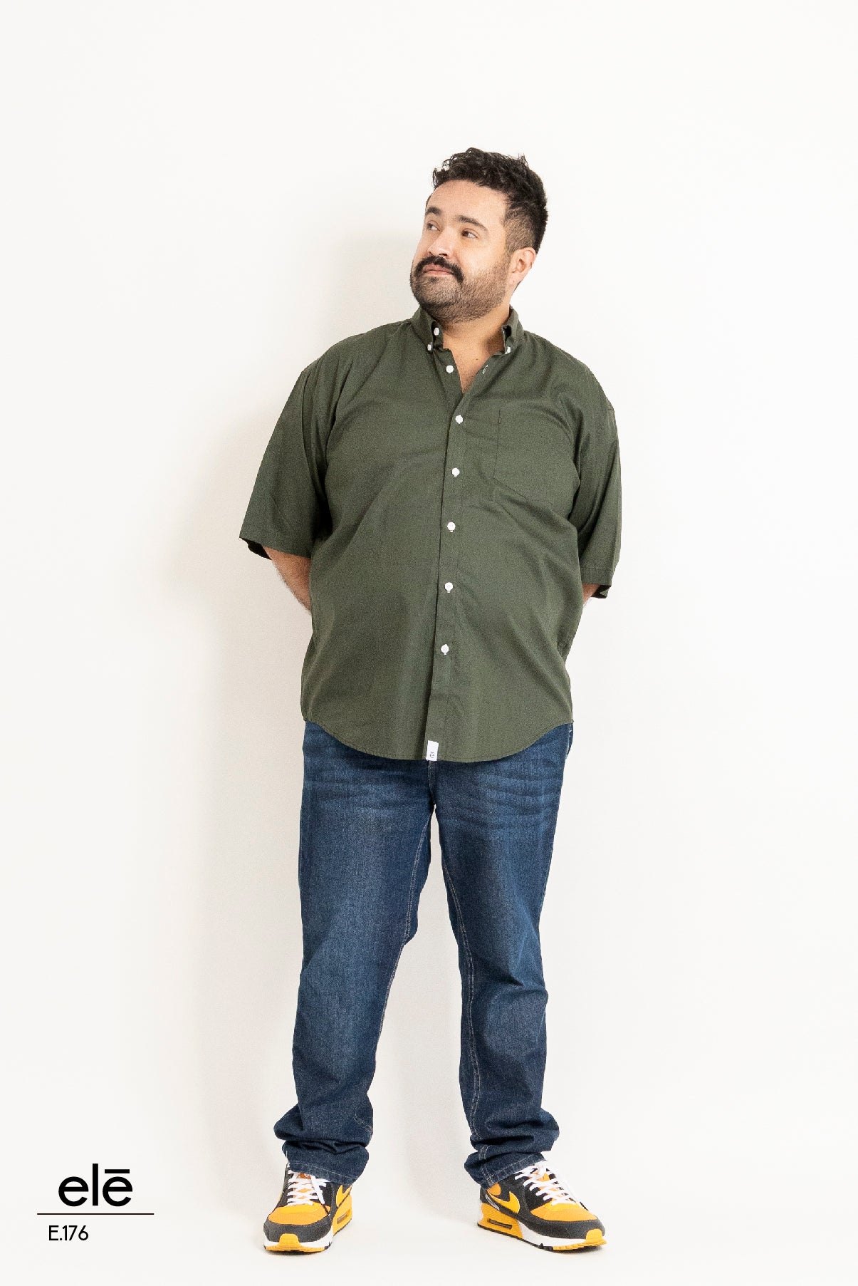 CAMISA VERDE LISA MANGA CORTA