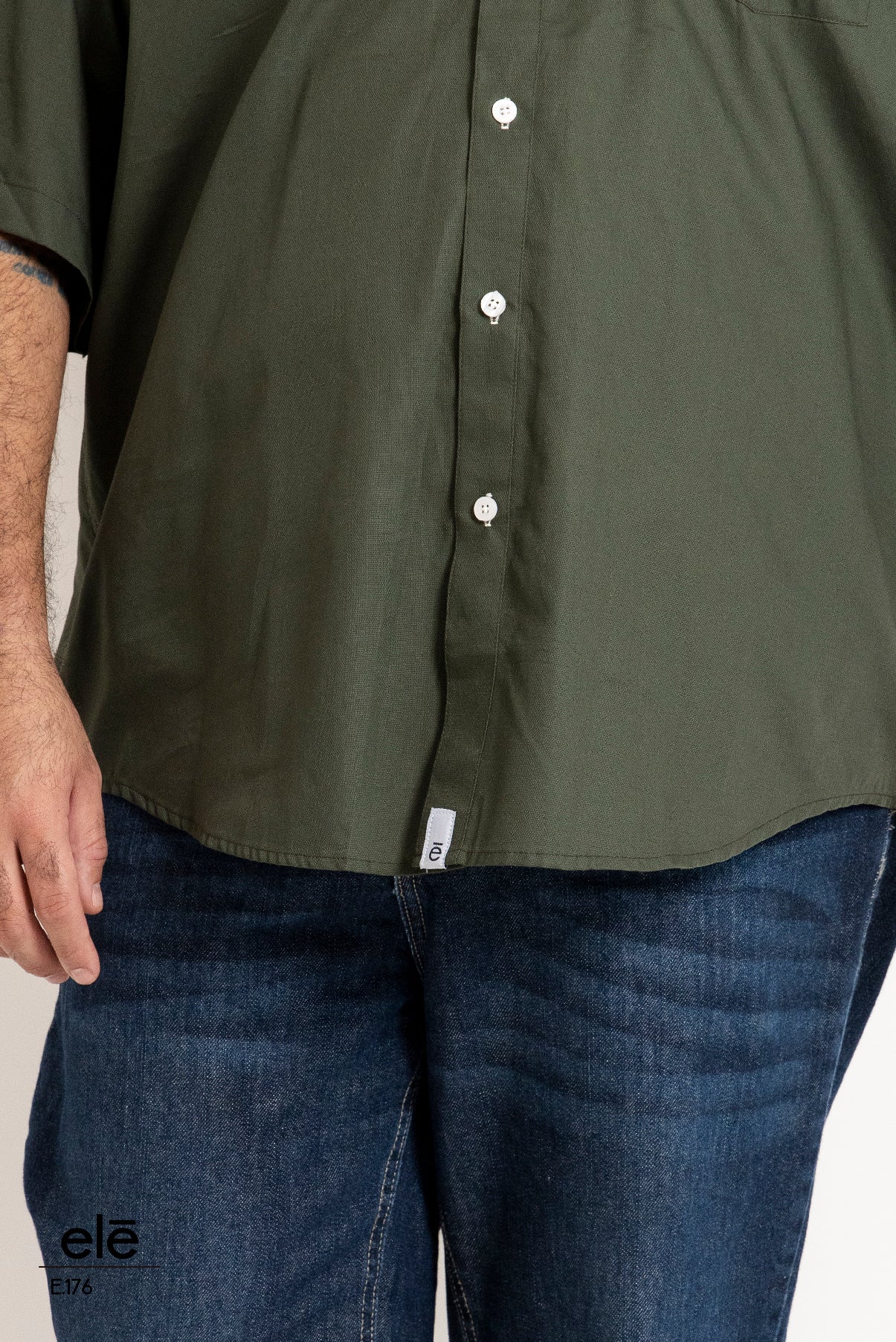 CAMISA VERDE LISA MANGA CORTA