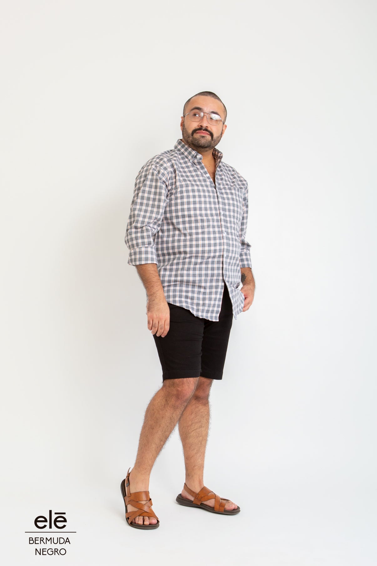 BERMUDA DE GABARDINA NEGRO