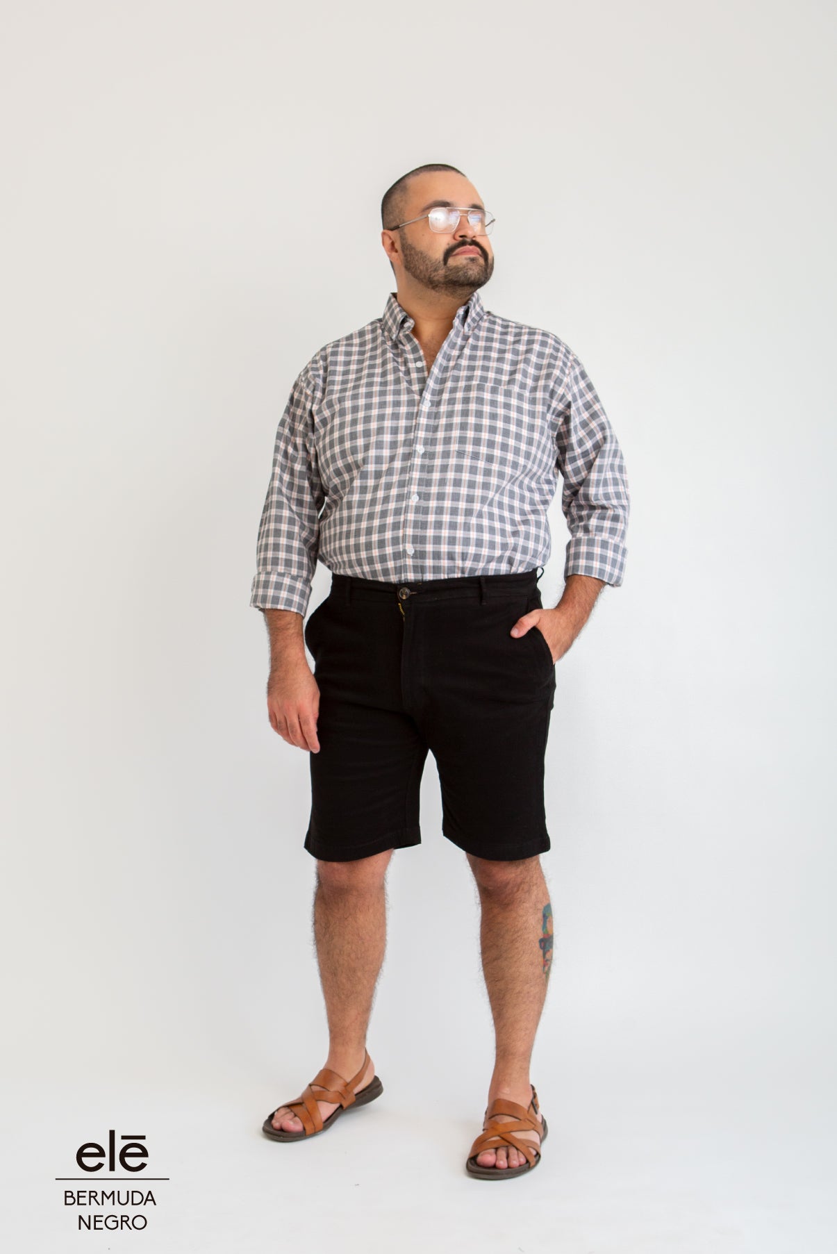 BERMUDA DE GABARDINA NEGRO