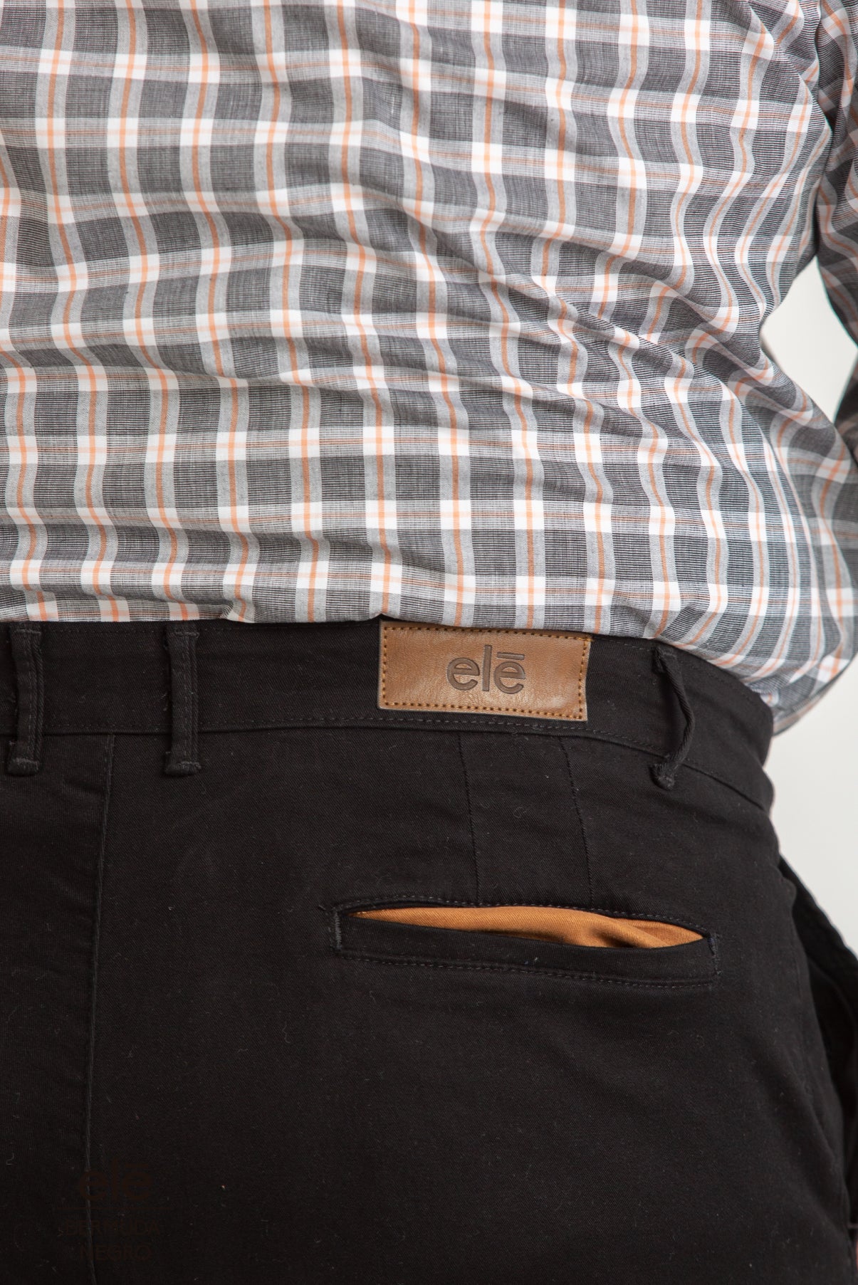 BERMUDA DE GABARDINA NEGRO